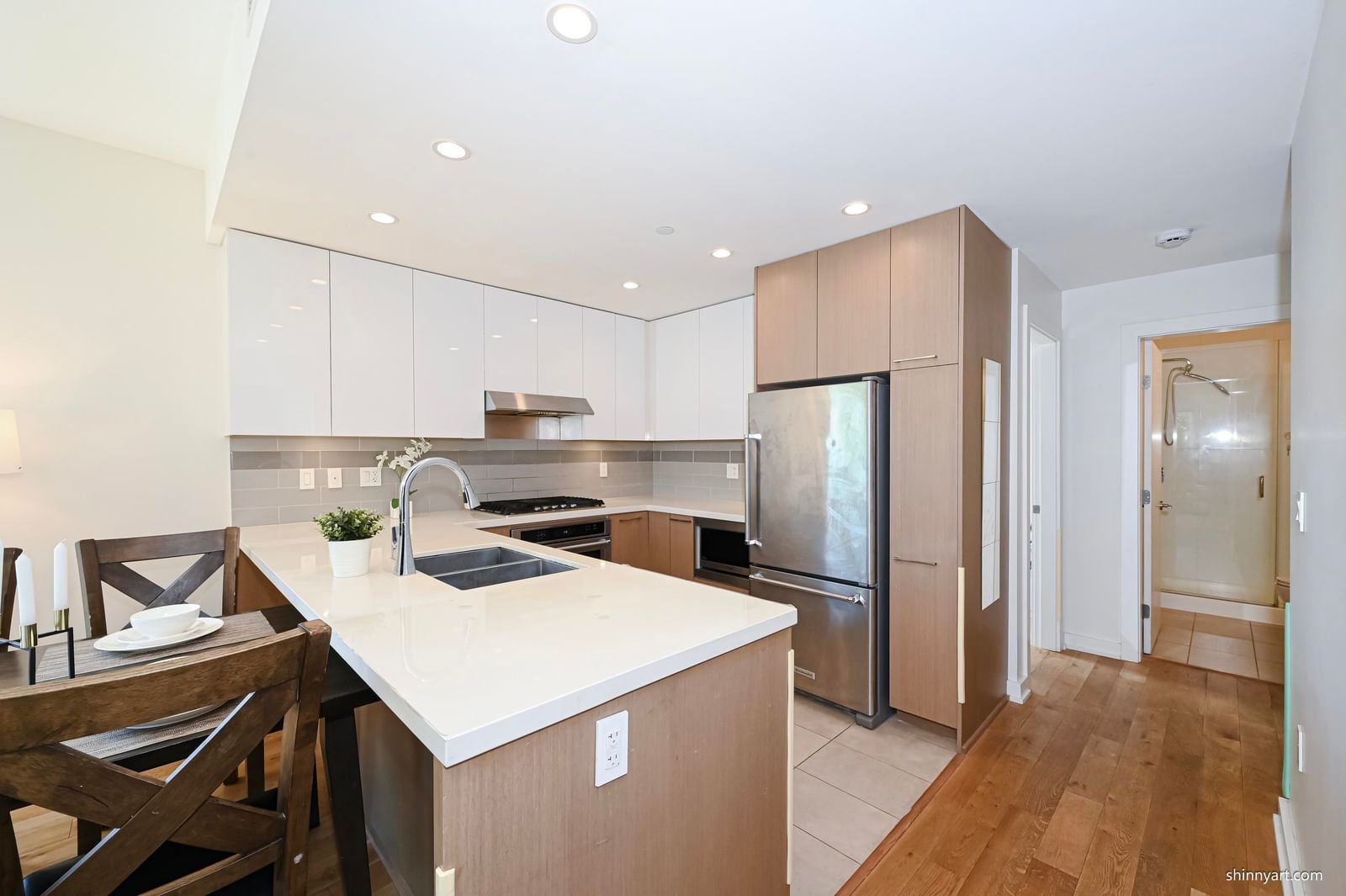 Listing Image 9