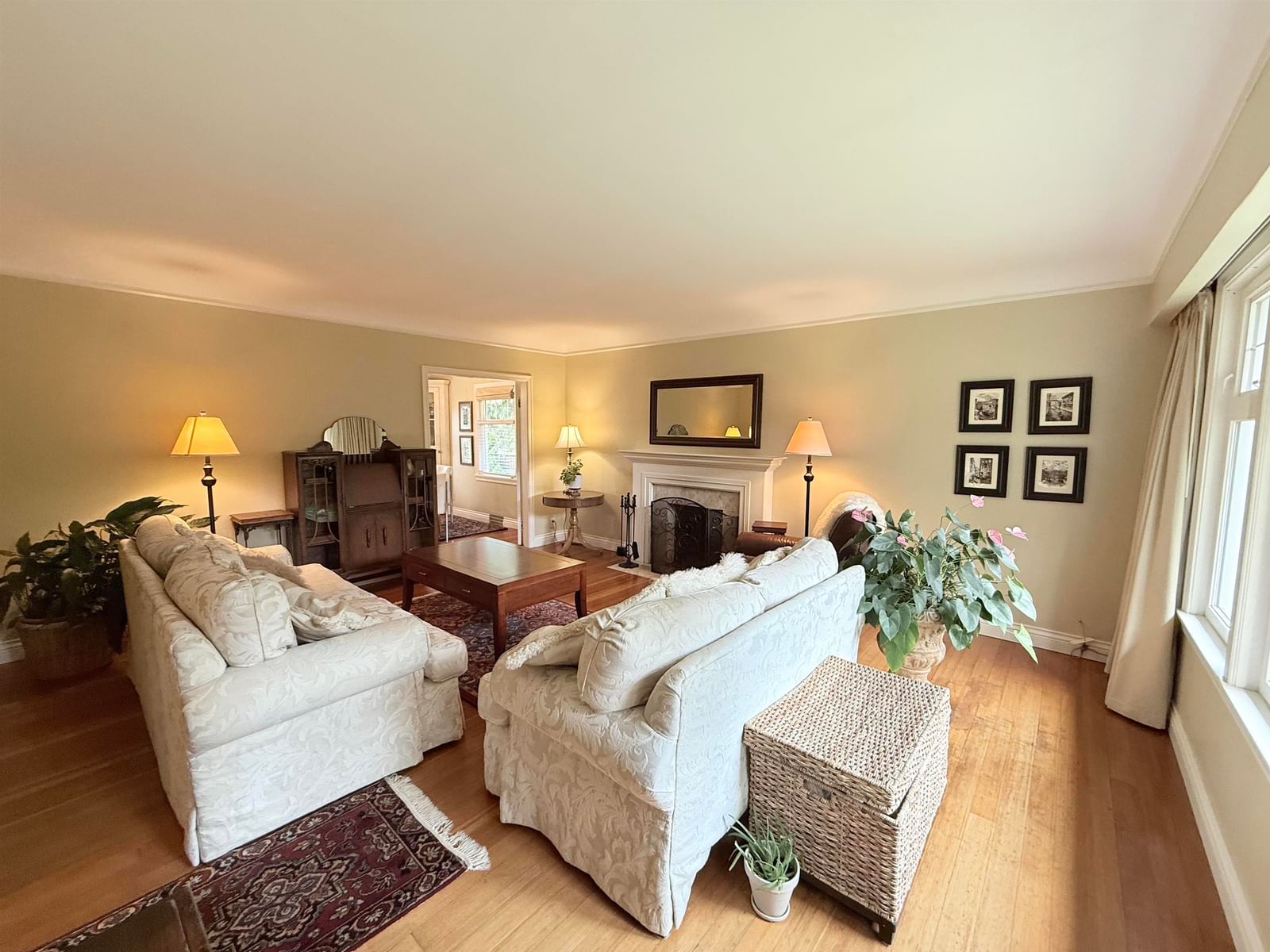Listing Image 5