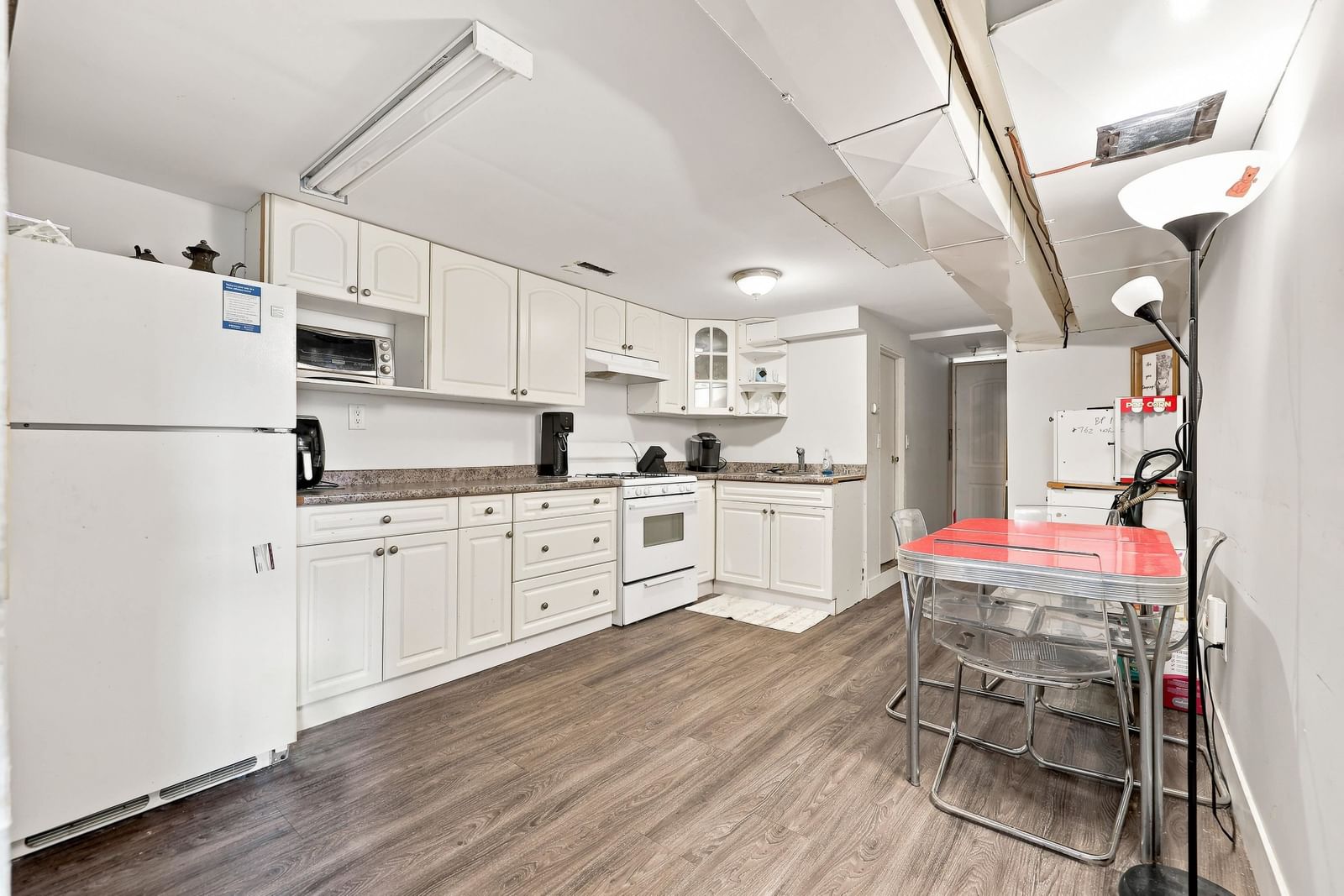 Listing Image 14