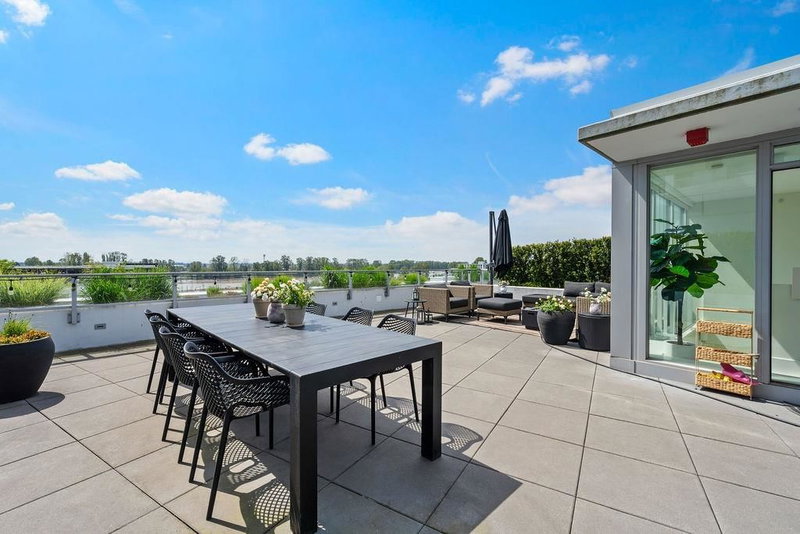 607 - 3438 Sawmill Crescent