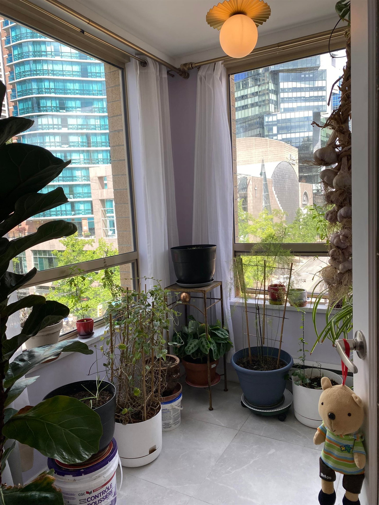 Listing Image 11