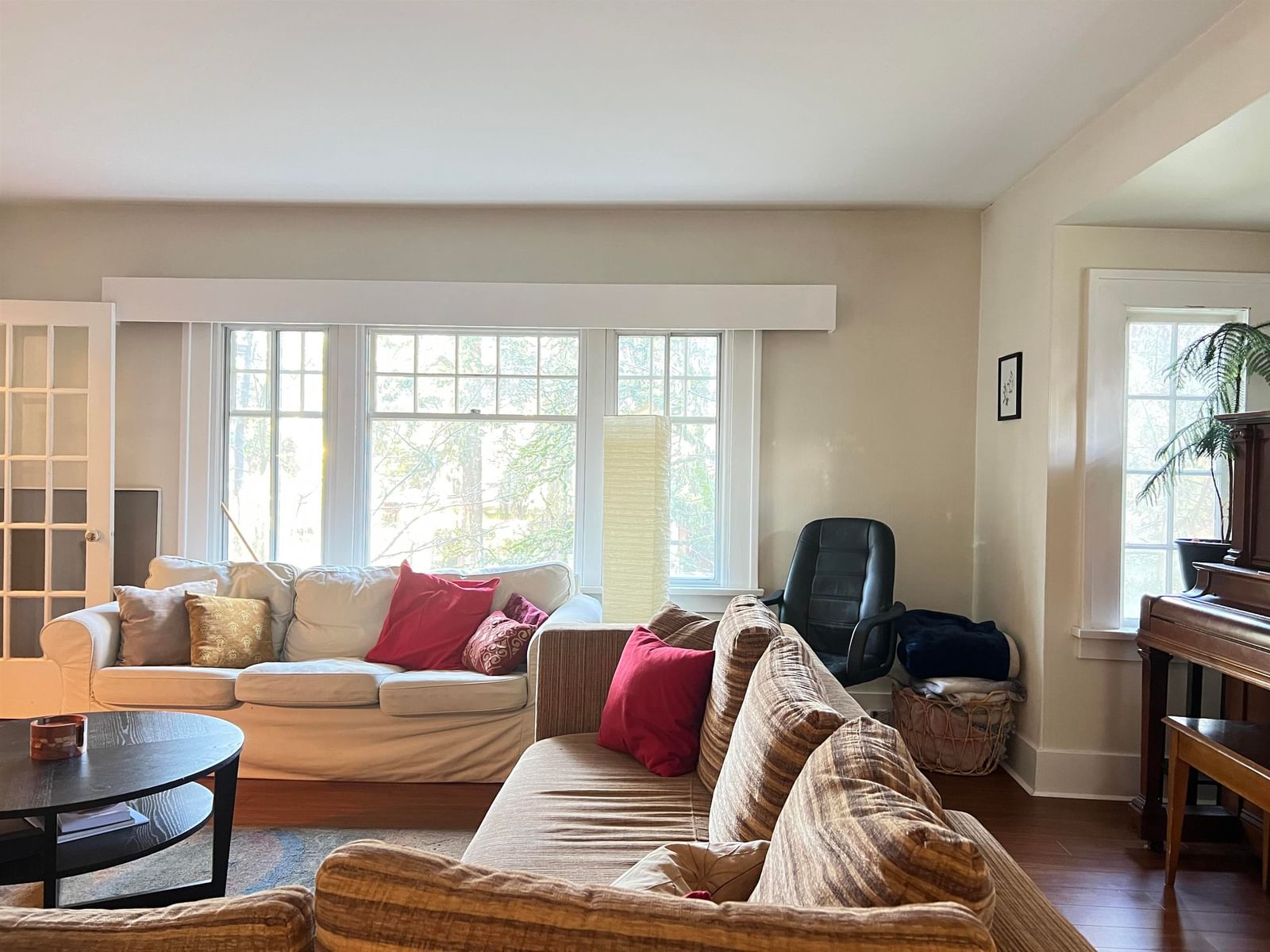 Listing Image 10