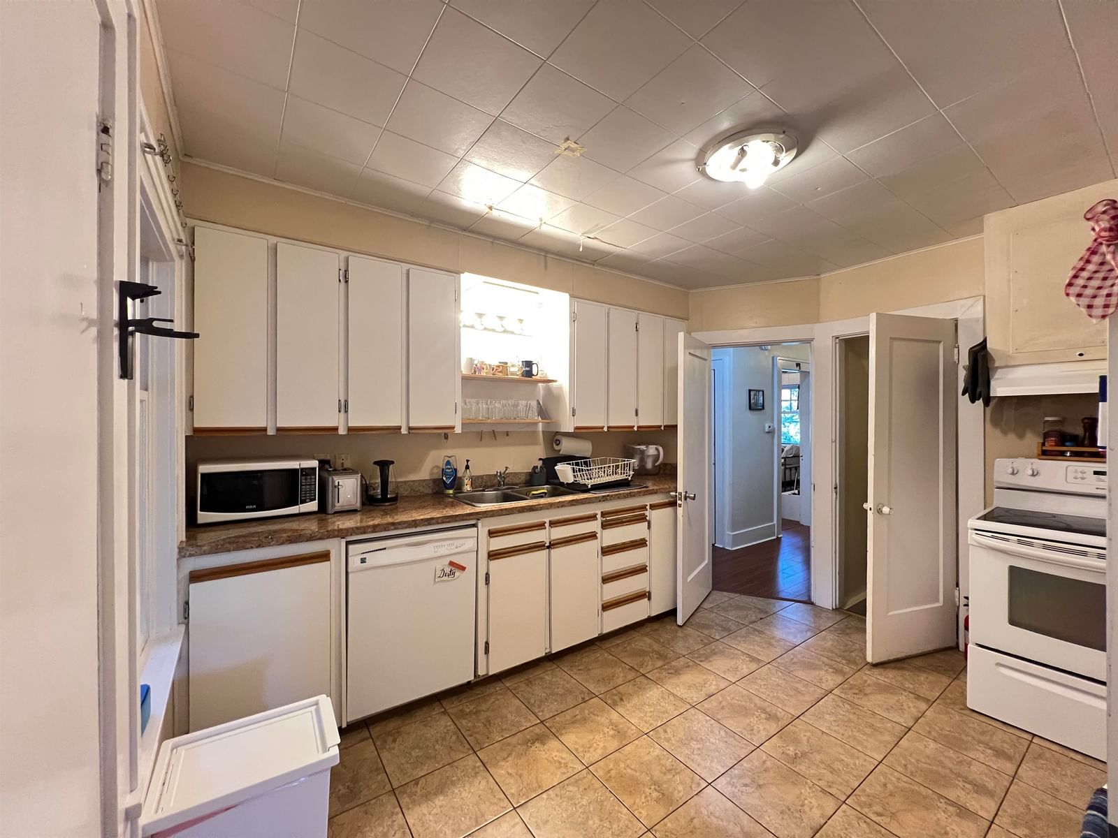 Listing Image 14