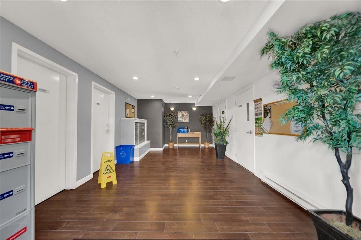 Listing Image 27