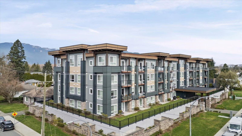 112 - 9450 Robson Street