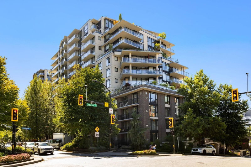205 - 175 1st Street W