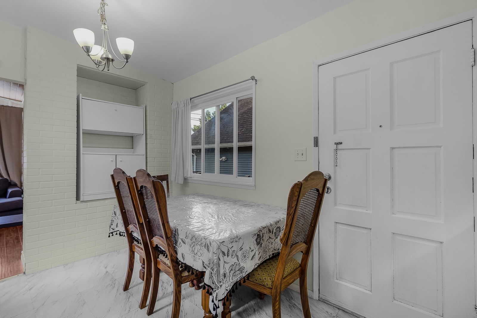 Listing Image 20