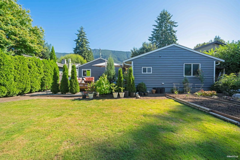 1043 Belvedere Drive