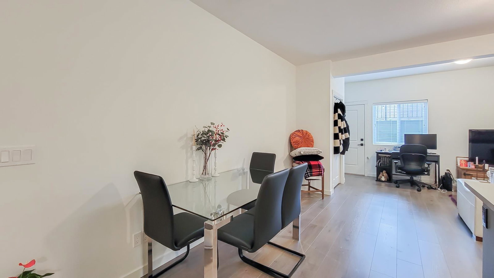Listing Image 31