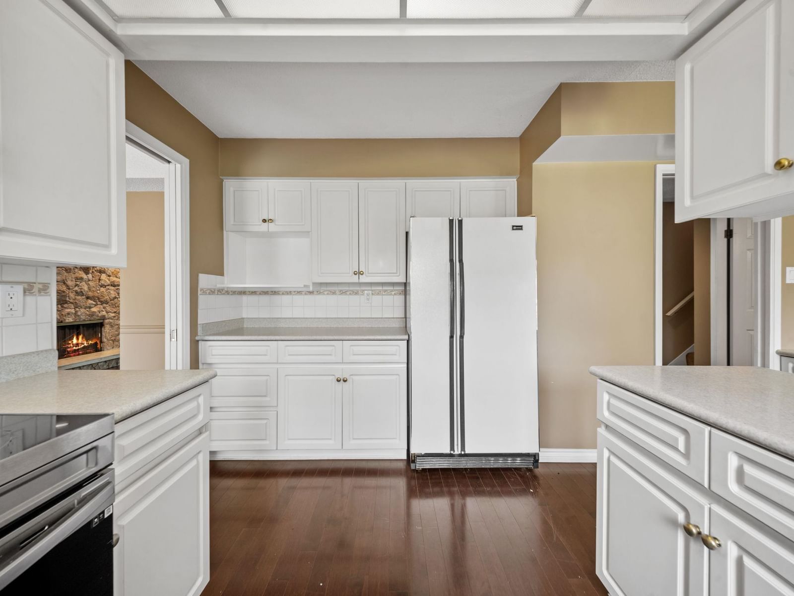 Listing Image 12
