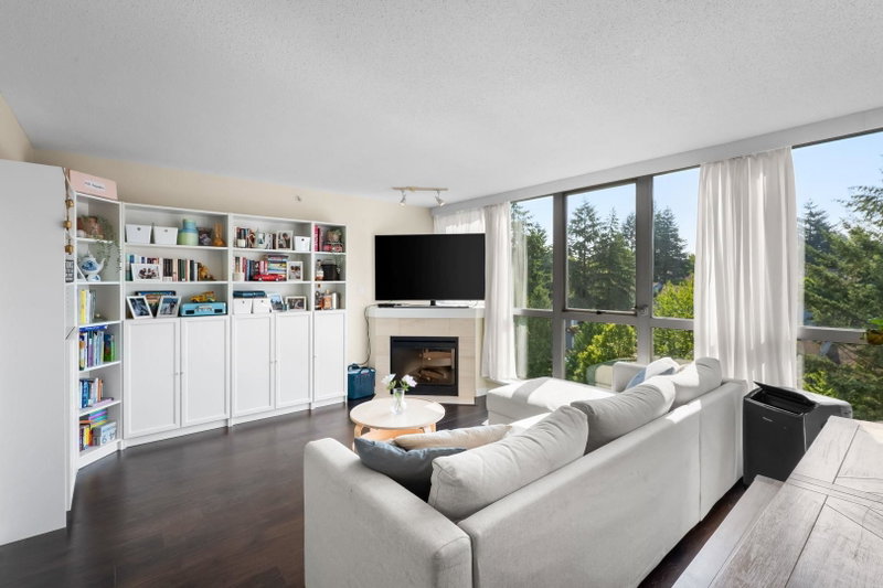 902 - 295 Guildford Way