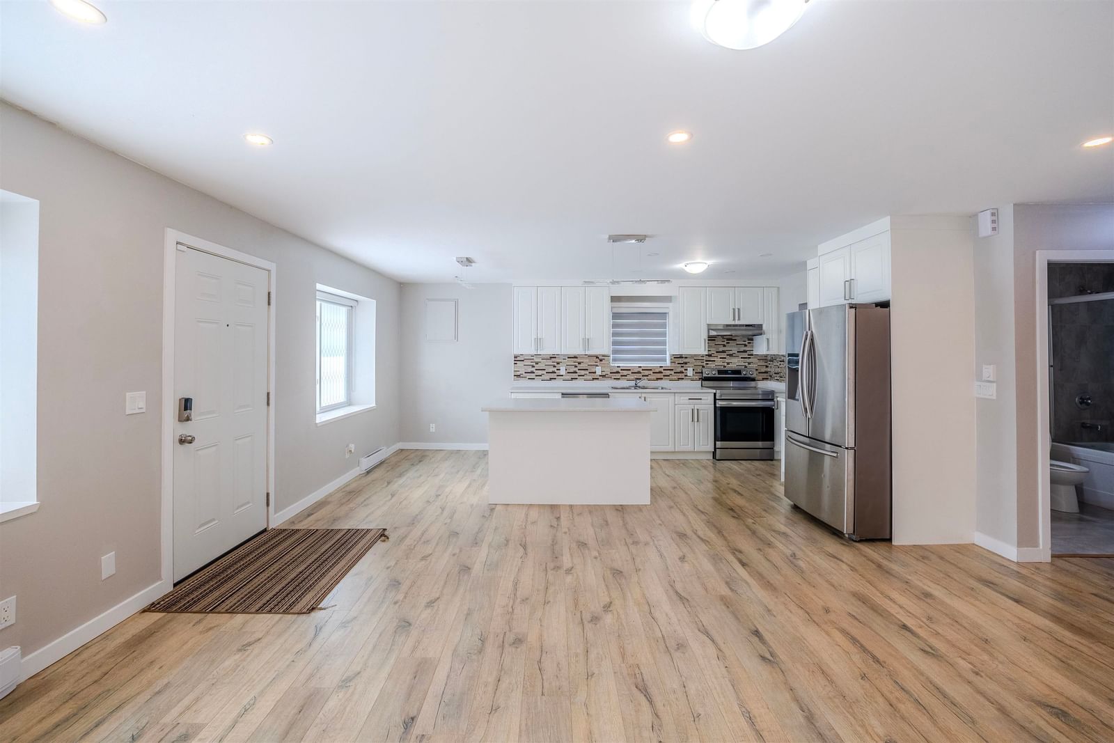 Listing Image 14