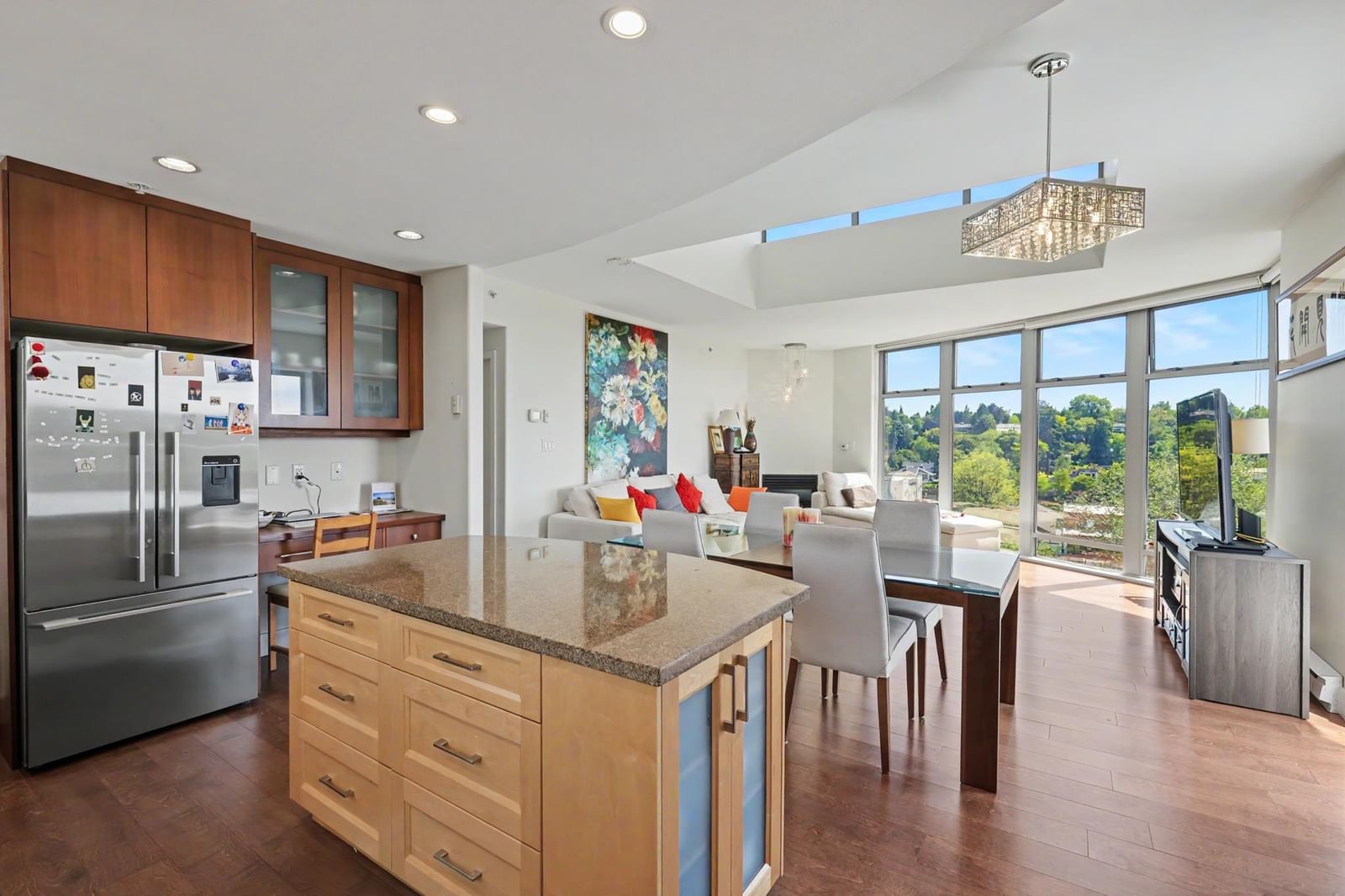 Listing Image 14