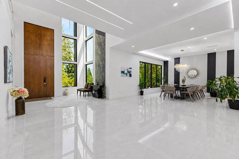 13046 Crescent Road