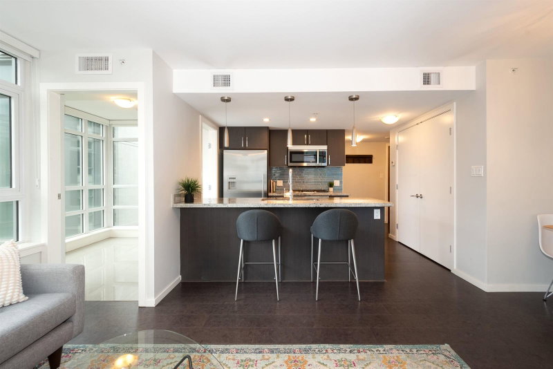 607 - 89 2nd Avenue W