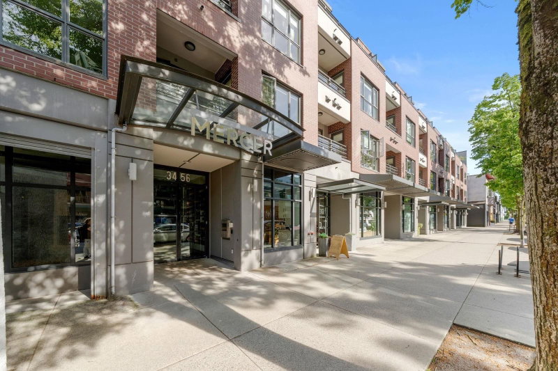 206 - 3456 Commercial Street