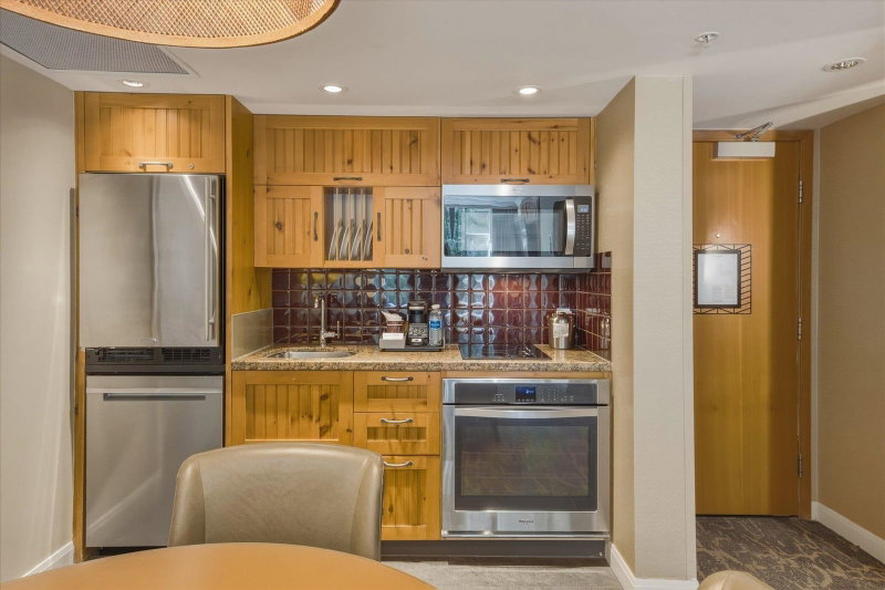 871/872 - 4090 Whistler Way