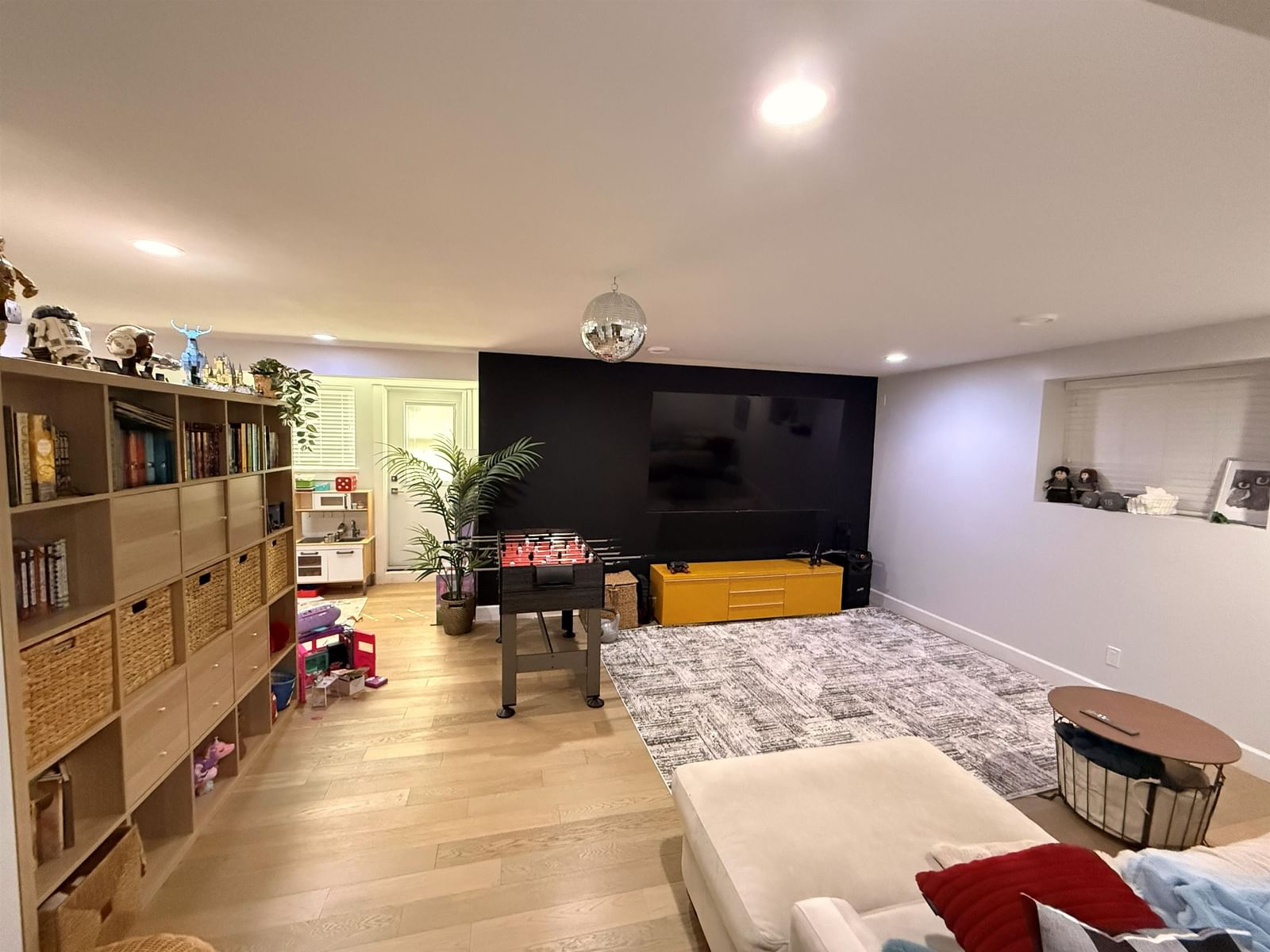 Listing Image 3