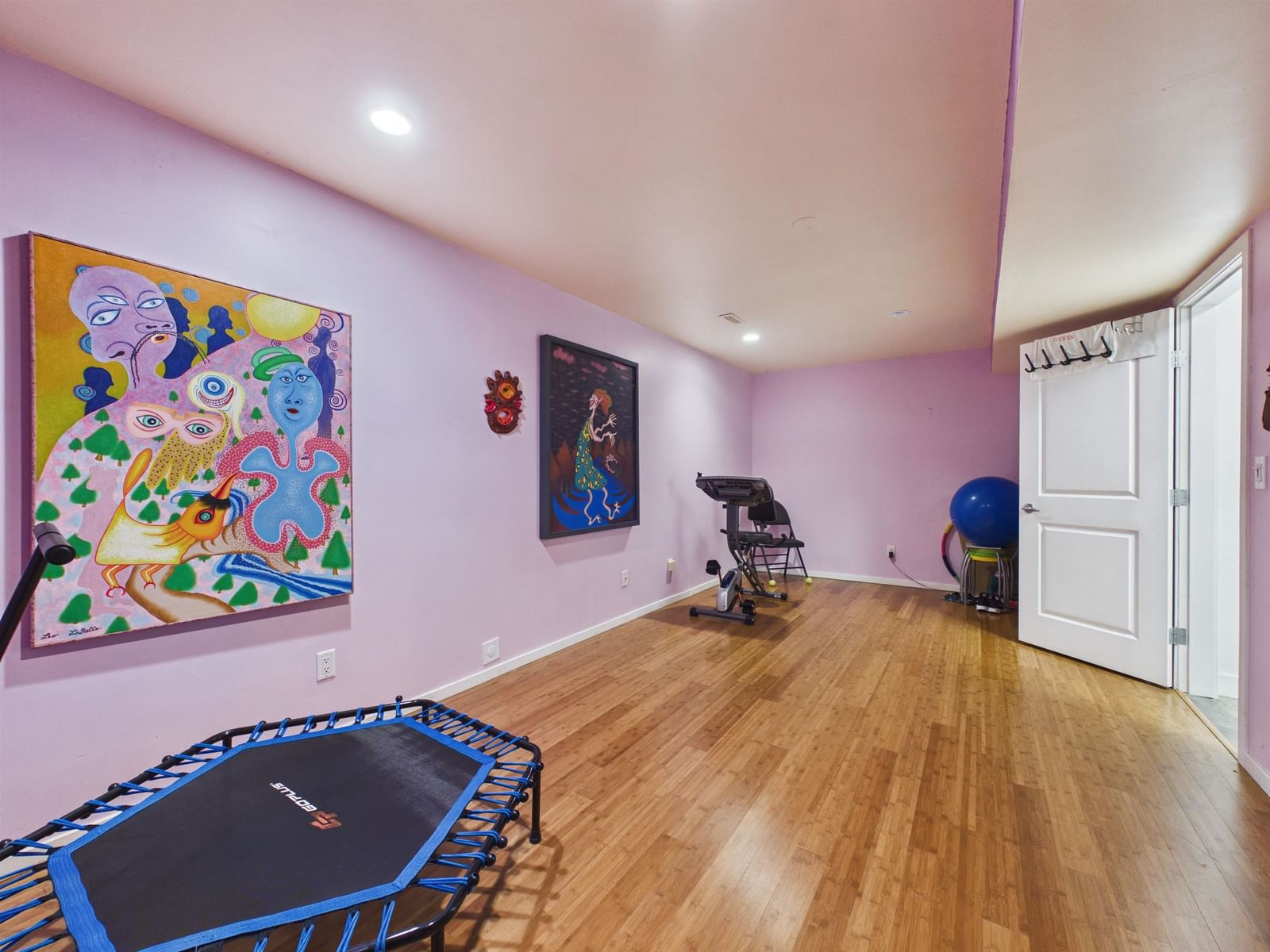 Listing Image 23