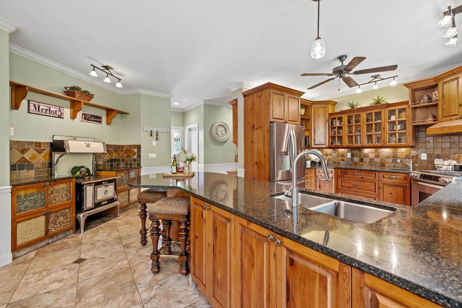 Listing Image 13