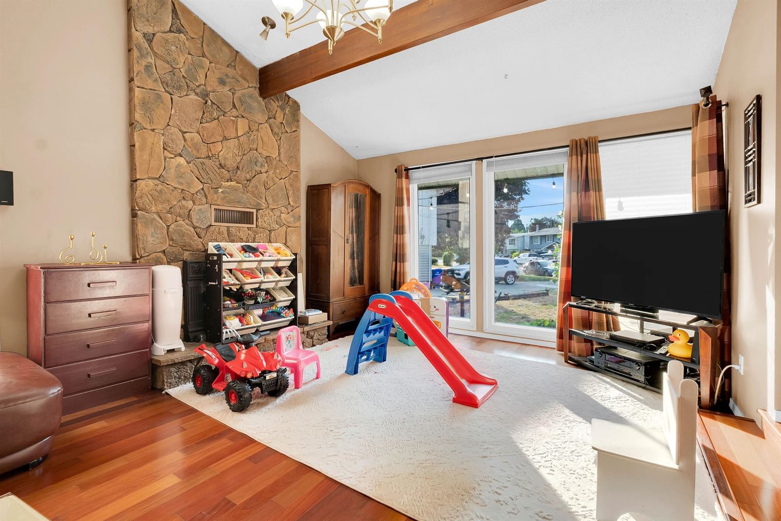 Listing Image 5