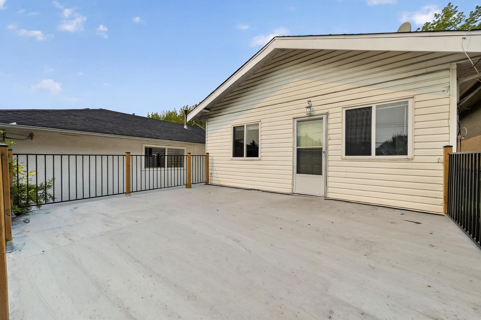 Listing Image 14