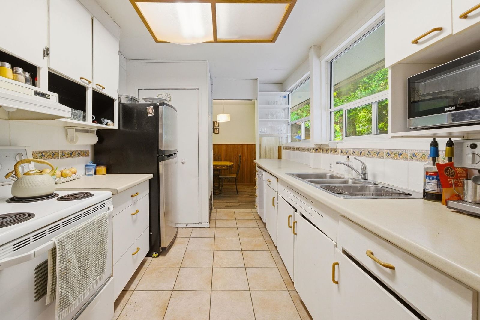 Listing Image 5