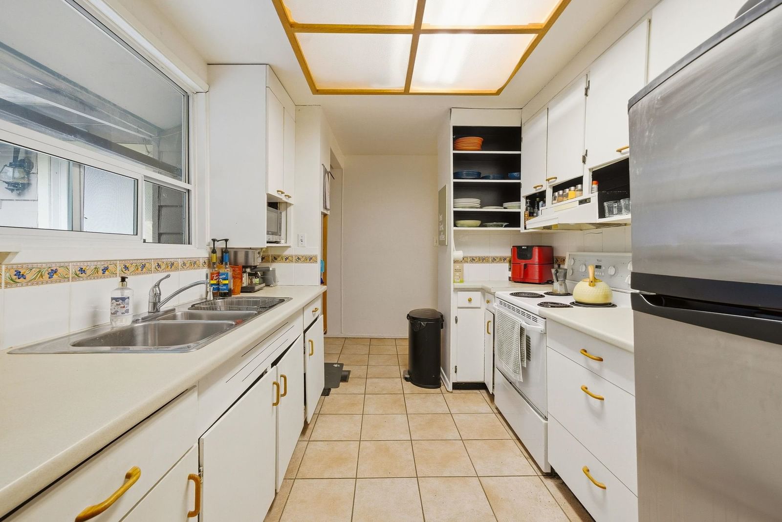 Listing Image 6