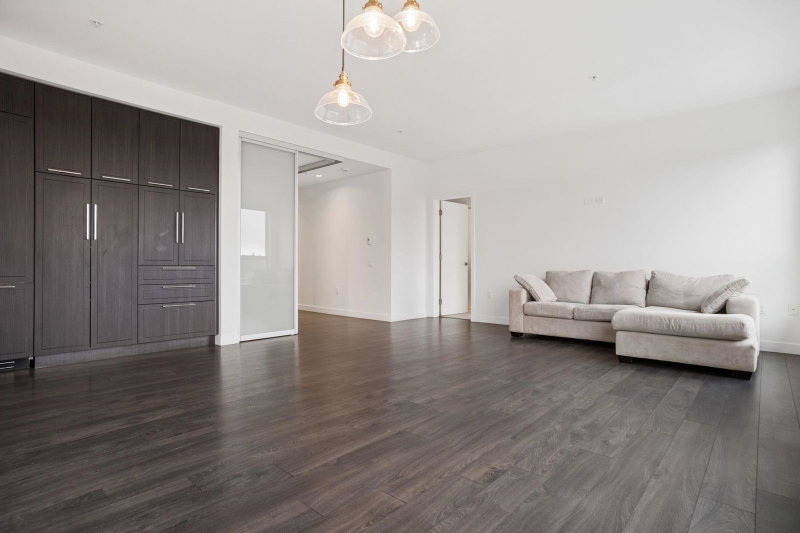 608 - 6677 Cambie Street