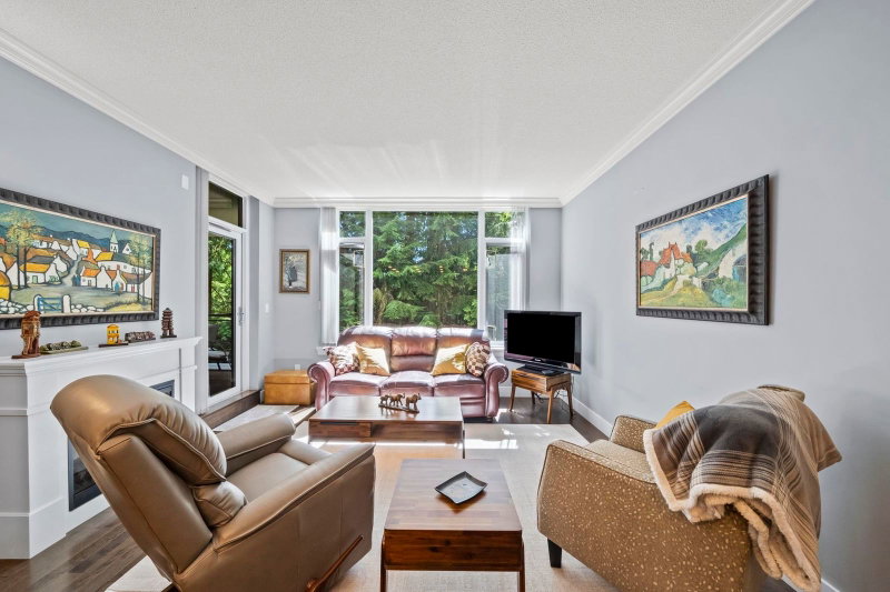 405 - 2950 Panorama Drive