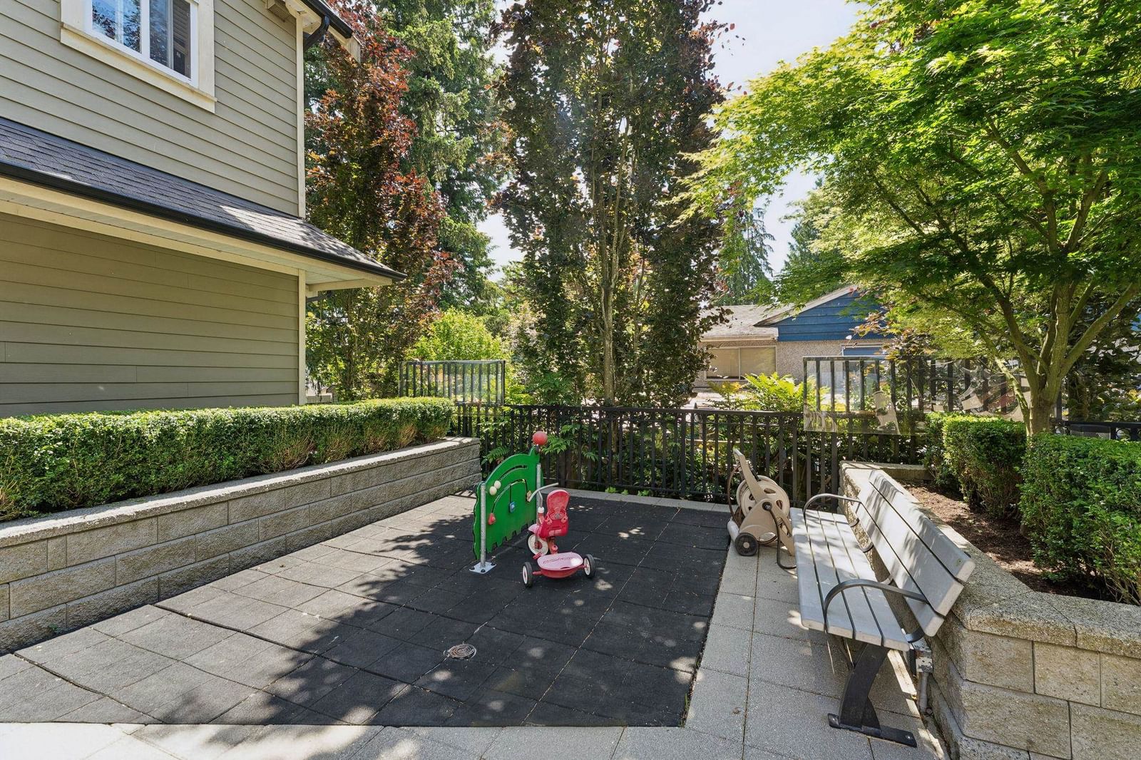 Listing Image 17