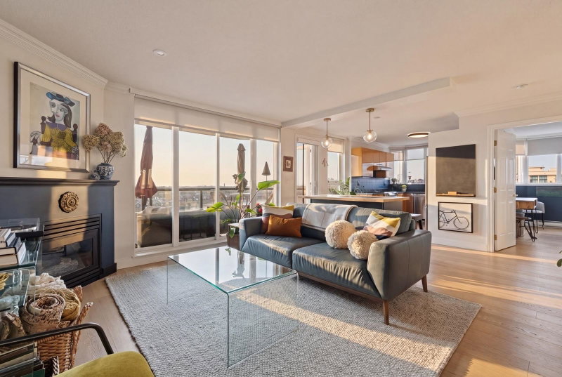1208 - 10 Laguna Court