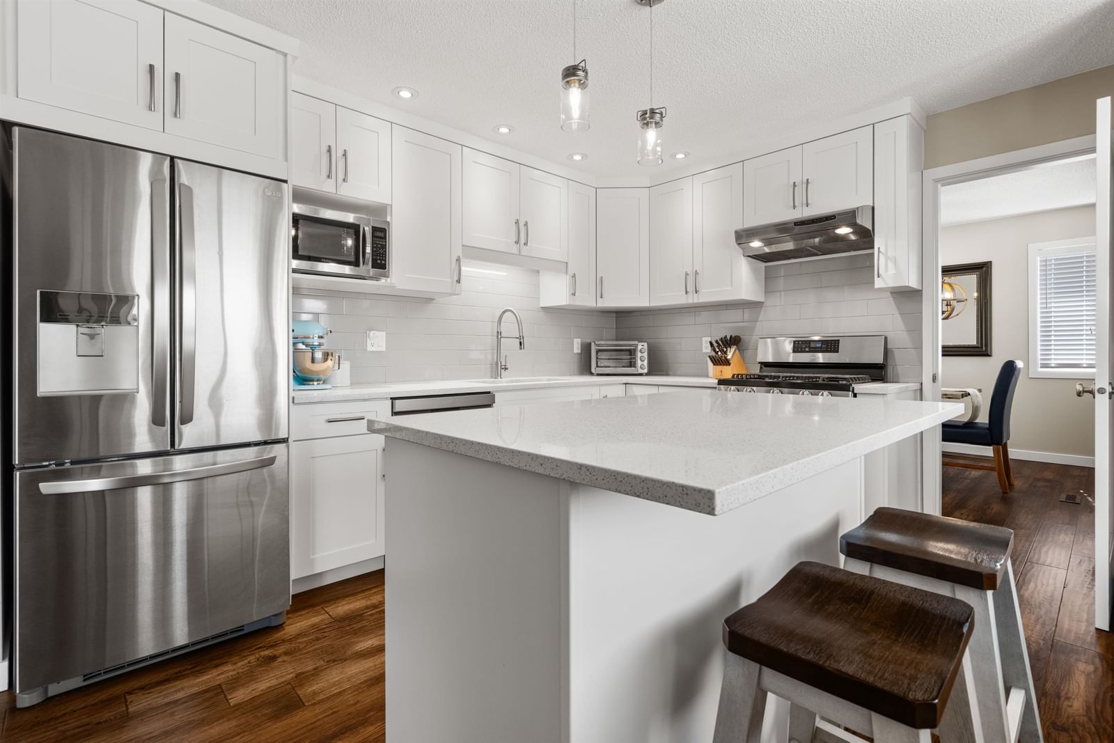 Listing Image 11