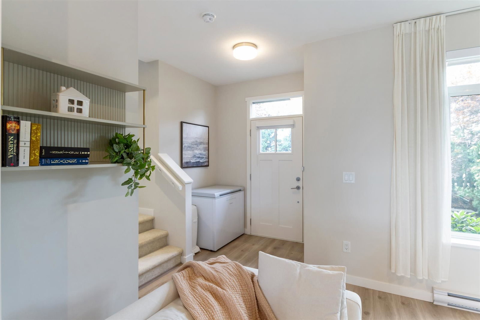 Listing Image 9