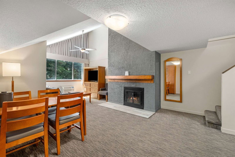 360 - 4429 Sundial Place