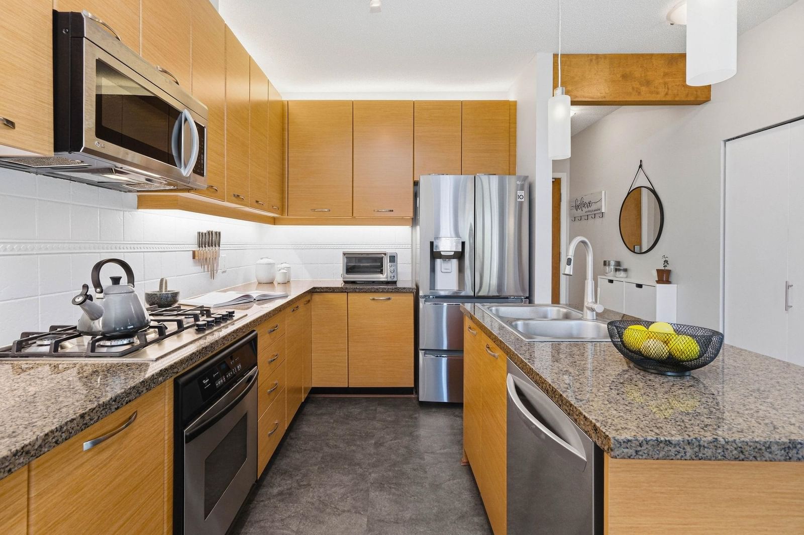 Listing Image 12