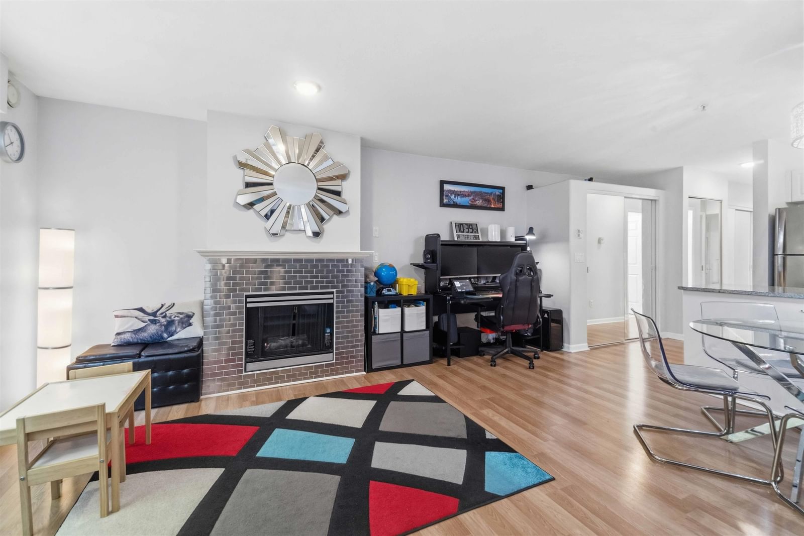 Listing Image 16