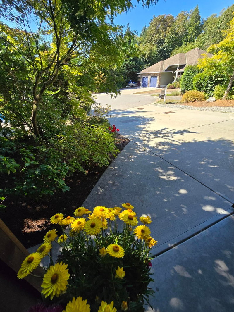 4995 Bay Road