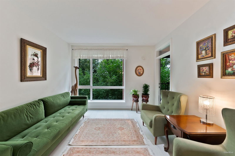 205 - 733 3rd Street W