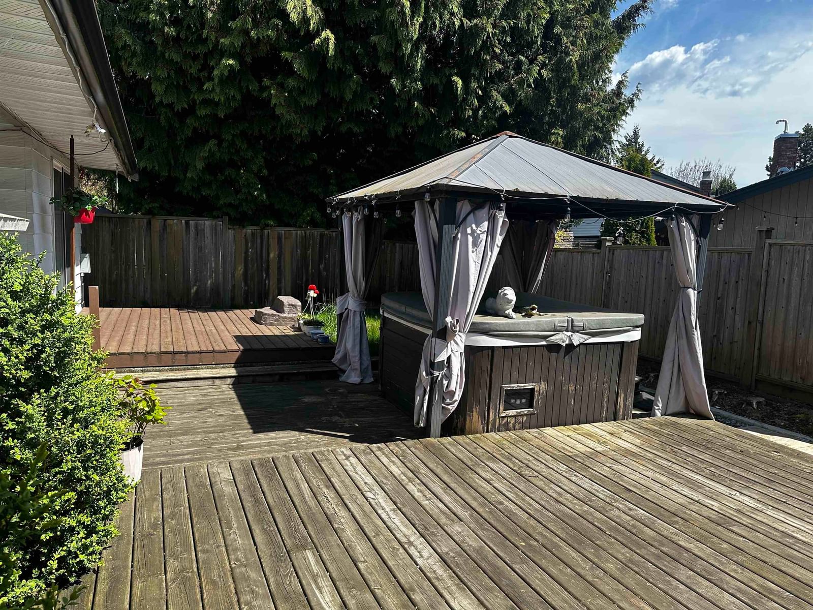 Listing Image 5