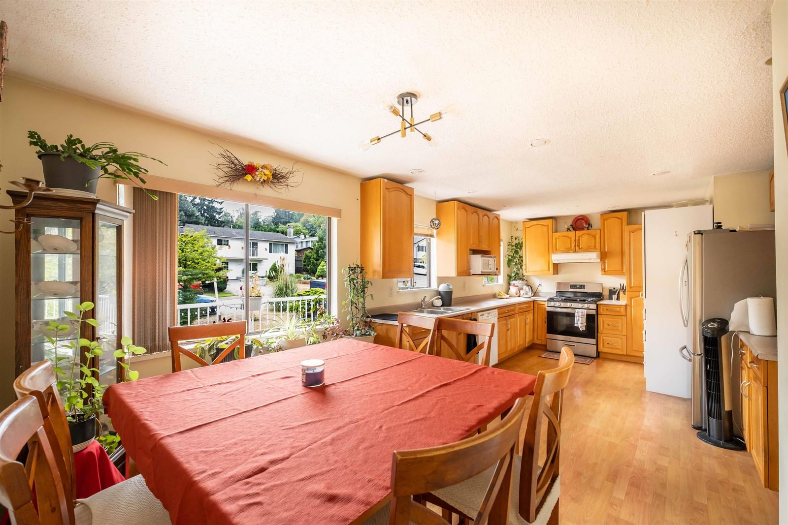 Listing Image 6