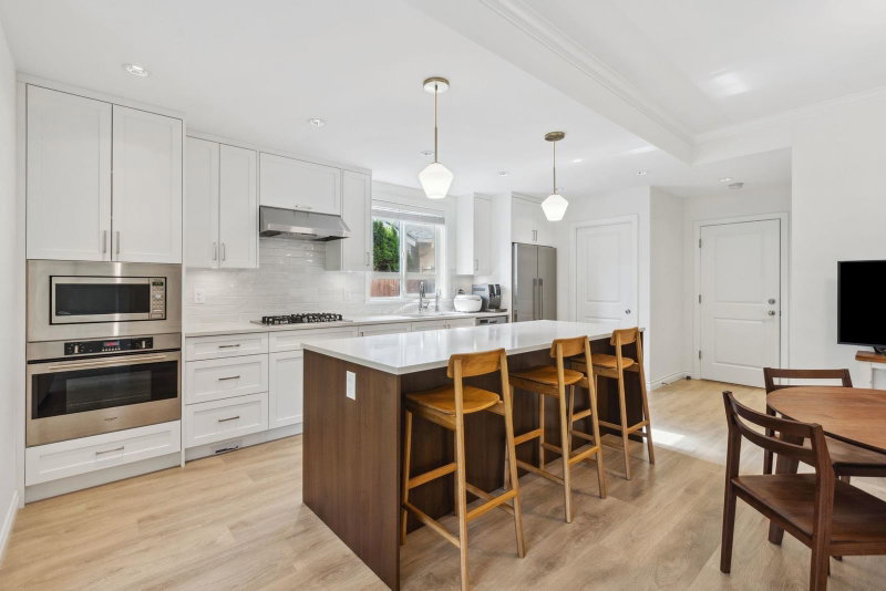 11 - 10611 Gilbert Road