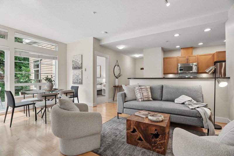 316 - 6328 Larkin Drive