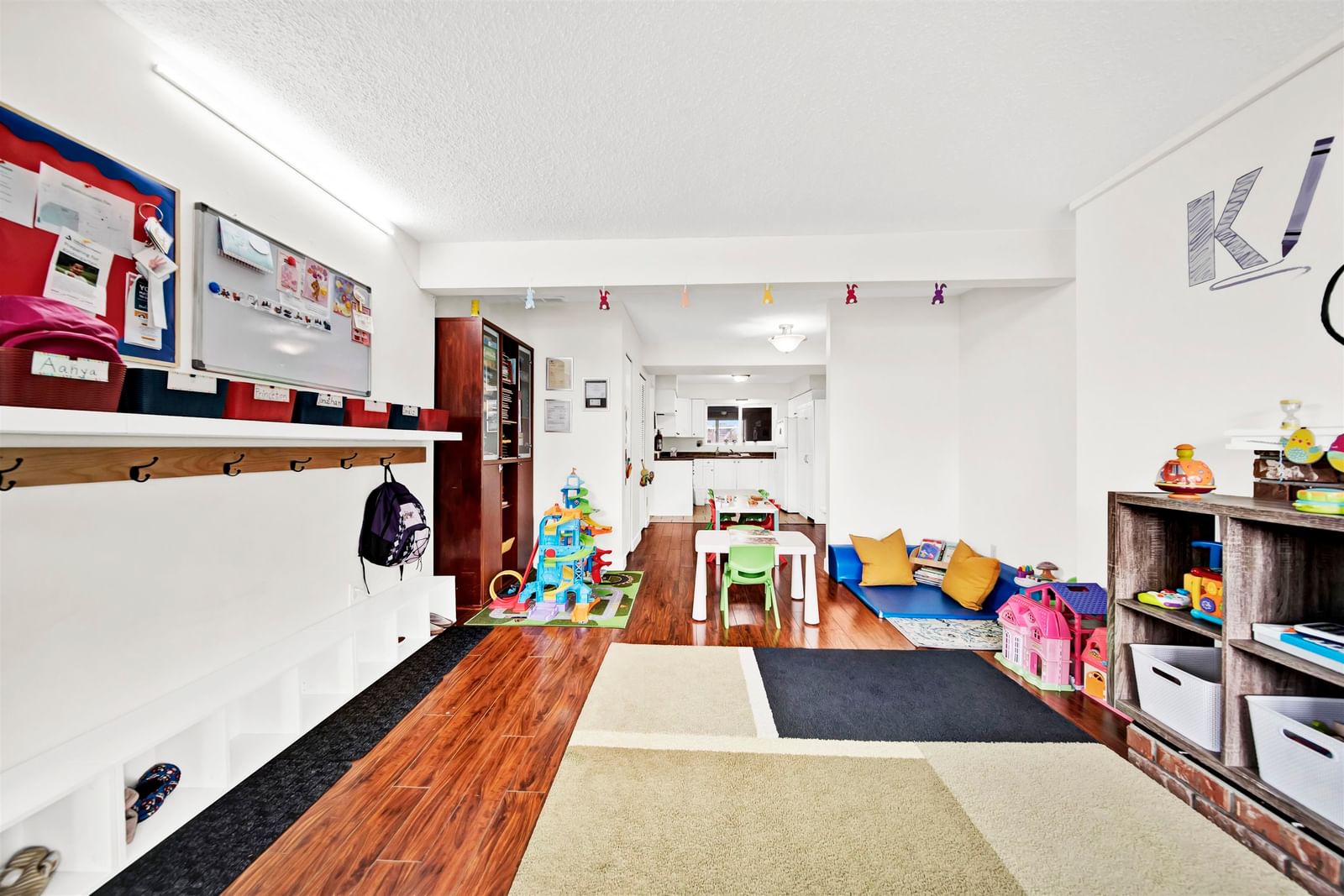Listing Image 17