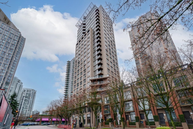 305 - 989 Beatty Street