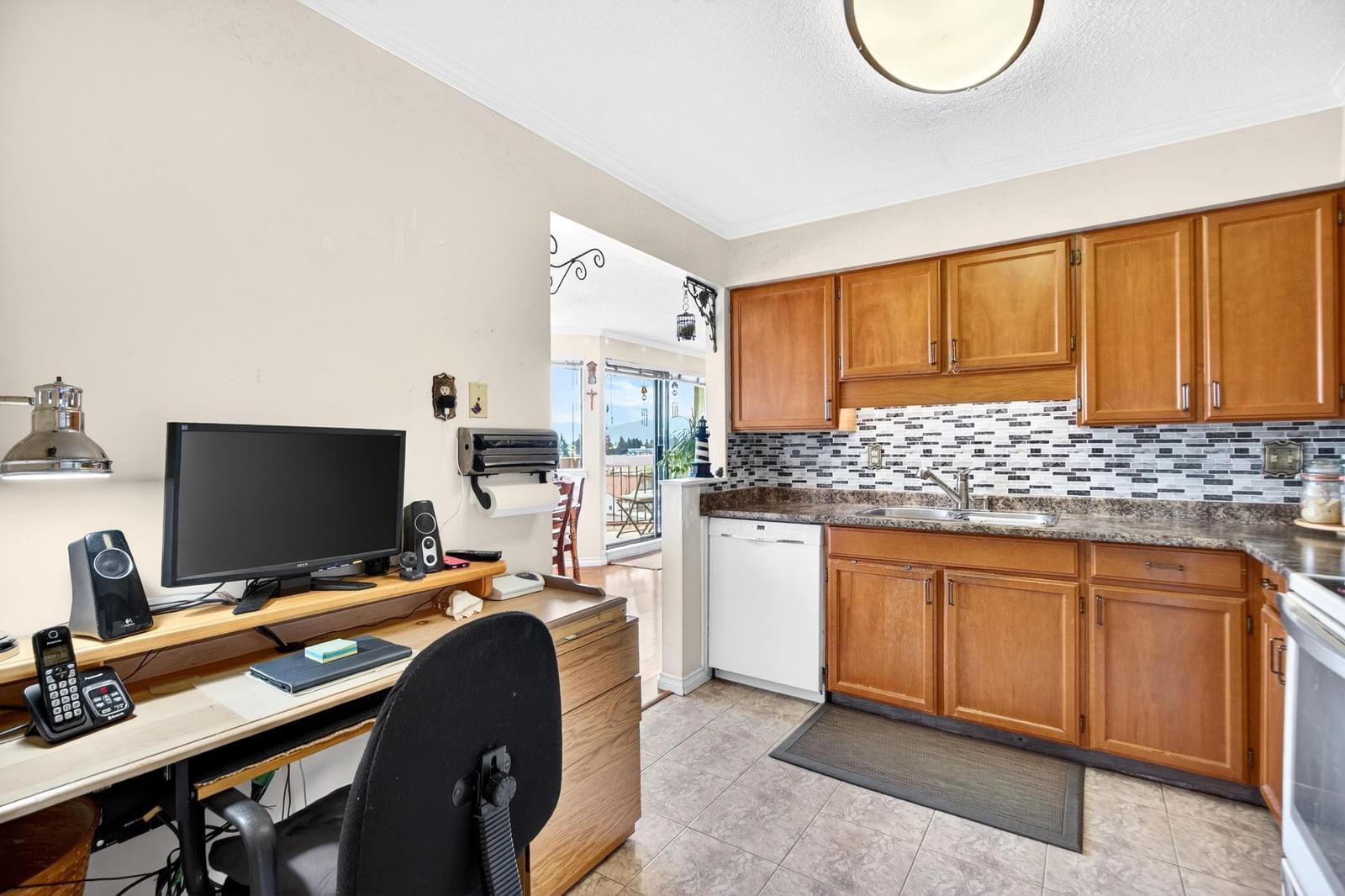Listing Image 12
