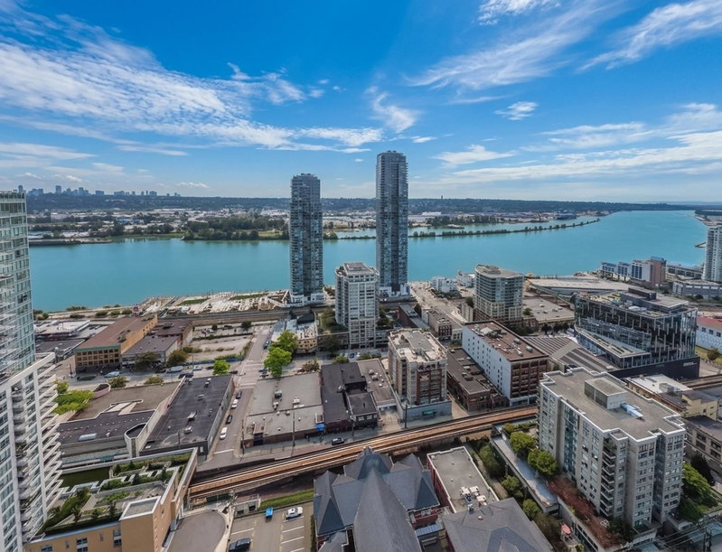 3907 - 680 Quayside Drive