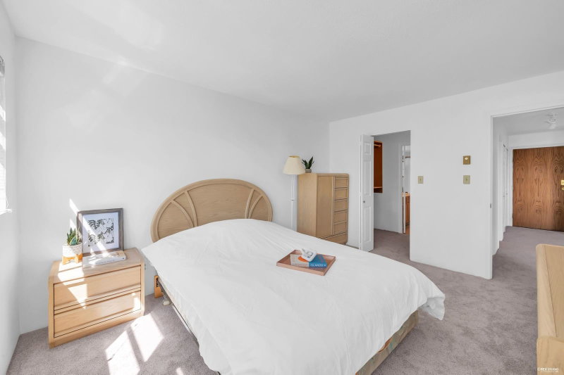 303 - 5335 Hastings Street