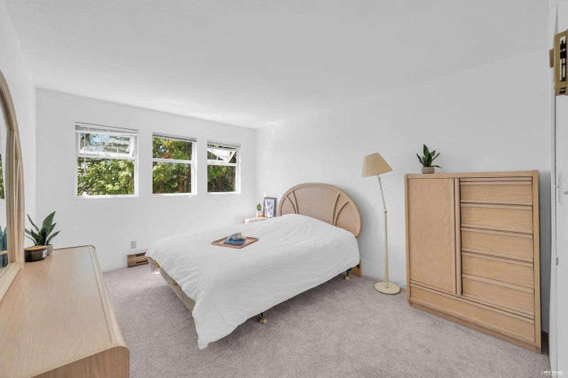 303 - 5335 Hastings Street