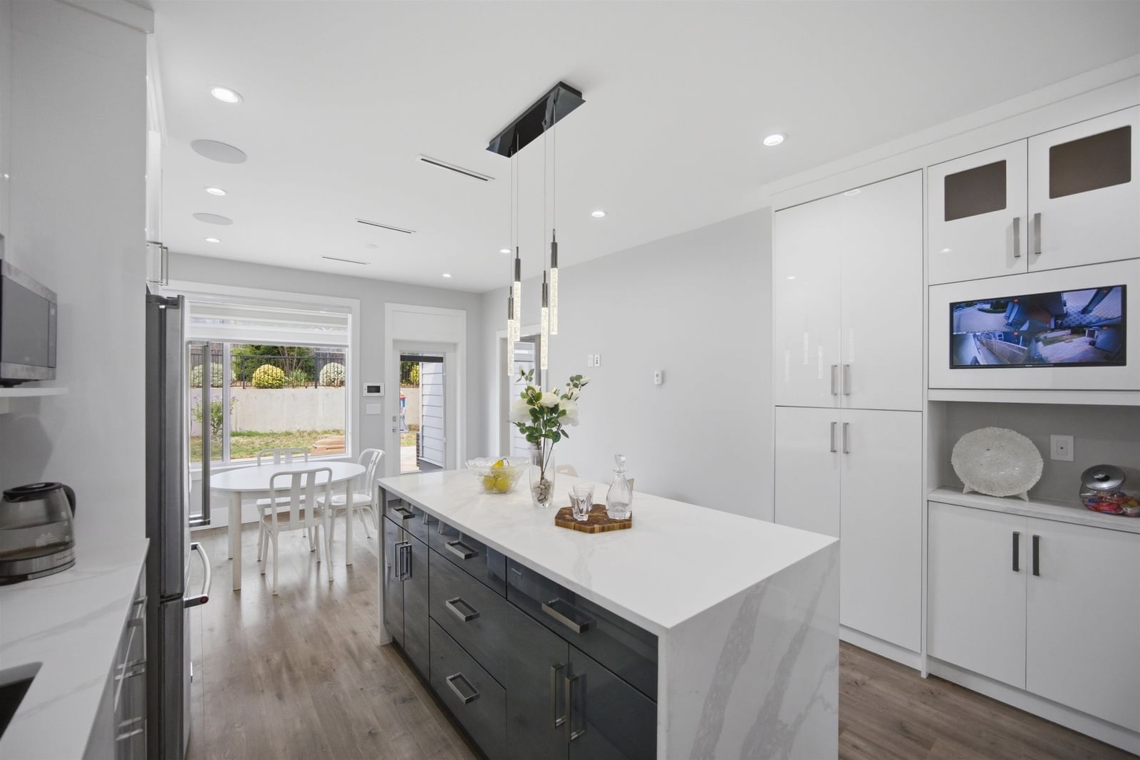 Listing Image 15
